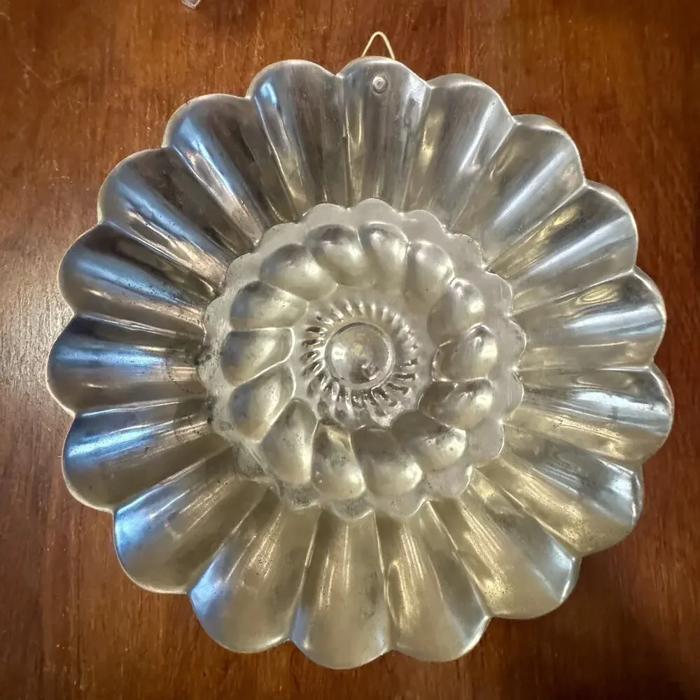 Vintage Copper Tin Lined Jell-O Mold Floral Flower O.D.I. Made in Korea 9.25”